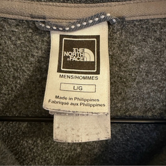 The North Face Heathered Gray 1/4 Zip Pullover, Size Large, EUC - Picture 4 of 6